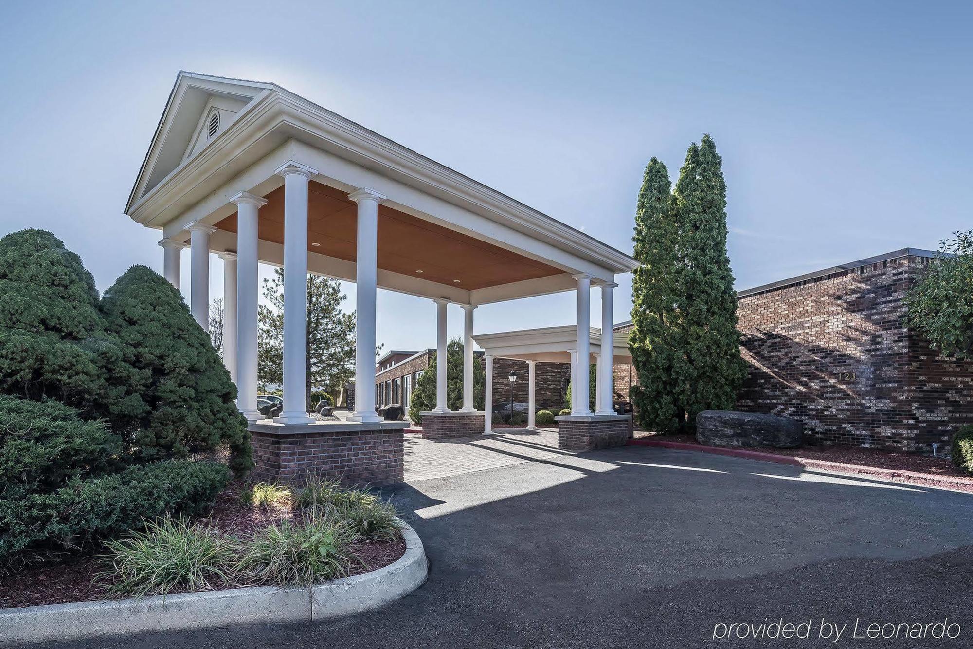 The Inn At Cobleskill Exterior photo