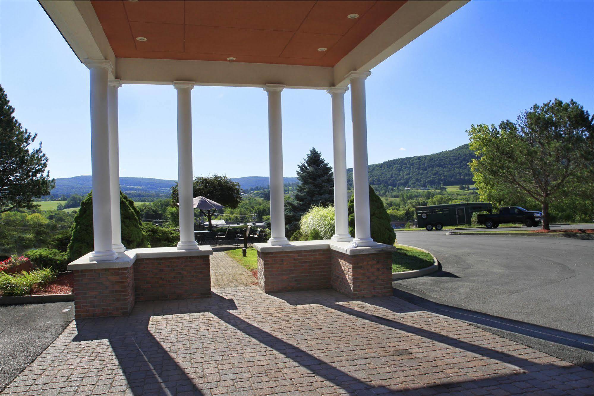 The Inn At Cobleskill Exterior photo