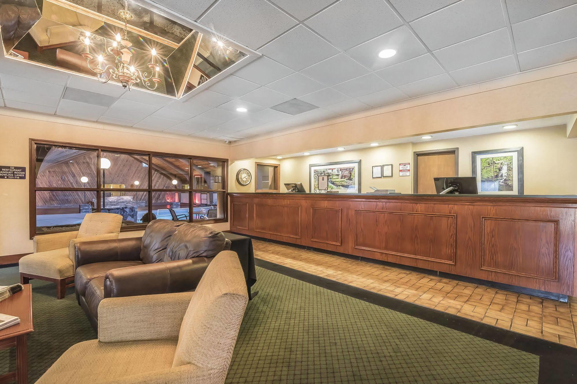 The Inn At Cobleskill Exterior photo